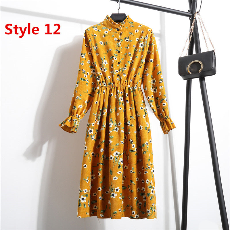 Rochie casual cu elastic in talie si guler gen tunica, o rochie din catifea imprimata, cu maneci lungi